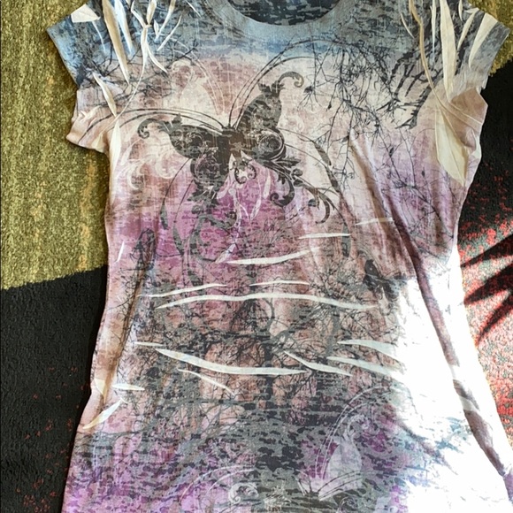 Maurices butterfly T-shirt - Picture 2 of 10